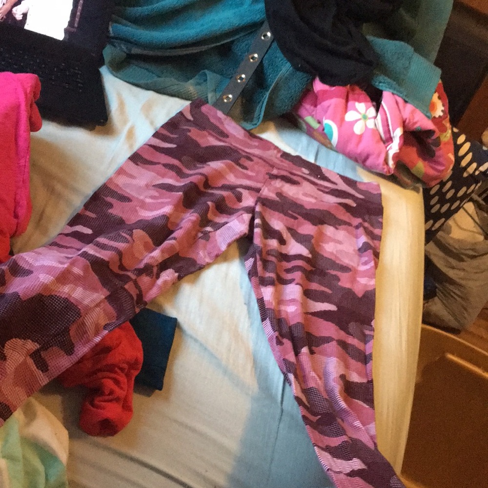 Pink camo leggings